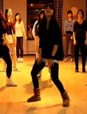 最火吃瓜舞蹈视频,一起摇摆成为潮流焦点