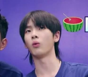 小陈吃瓜视频在线观看,带你领略网络红人的魅力瞬间