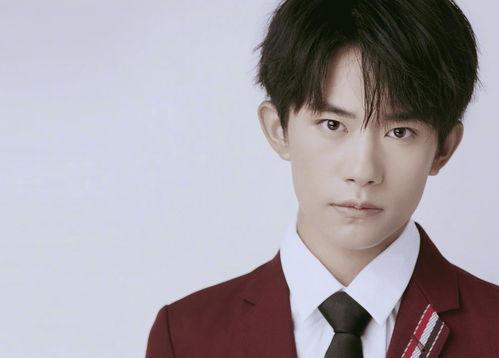 易烊千玺默默吃瓜视频,娱乐圈的清流