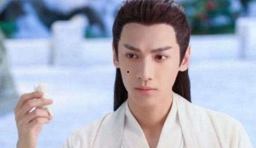 罗云熙和白鹿导演吃瓜视频,幕后趣事大揭秘！