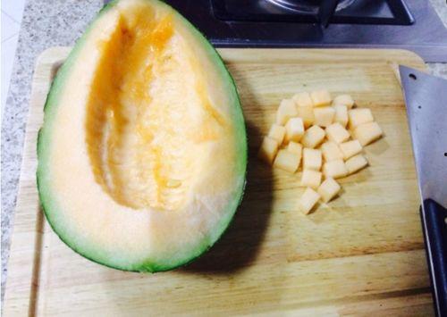 宝宝吃哈密瓜泥视频大全