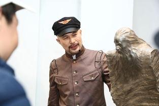 徐锦江吃哈密瓜视频,哈密瓜美食之旅  第2张