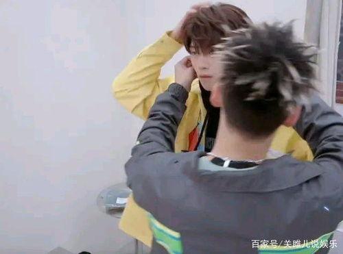 杨幂和陈伟霆吃瓜视频,甜蜜互动引网友热议  第3张