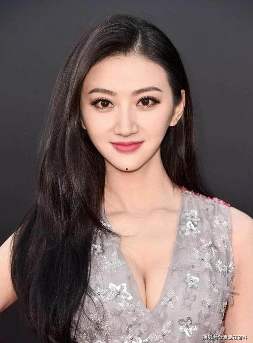 杨颖吃瓜看戏图片高清视频  第2张
